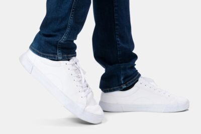 Estilo con actitud relajada: 5 Outfits masculinos imprescindibles con tenis Vans