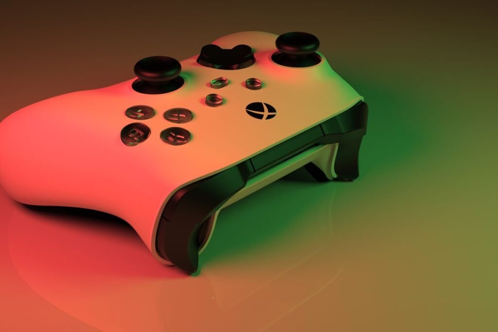 Explora lo último en Xbox Series S Consola Xbox Series S con juegos y accesorios en un entorno moderno.