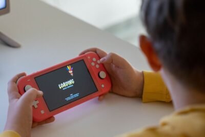 Las mejores consolas de videojuegos económicas para regalar