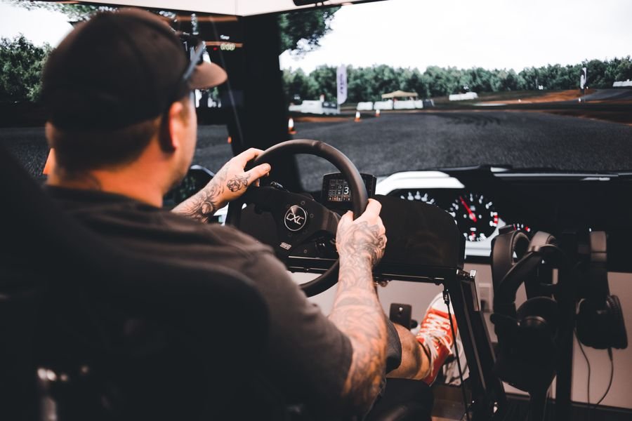 Explora los mejores simuladores de carreras del año Simulación de conducción en Forza Motorsport 8