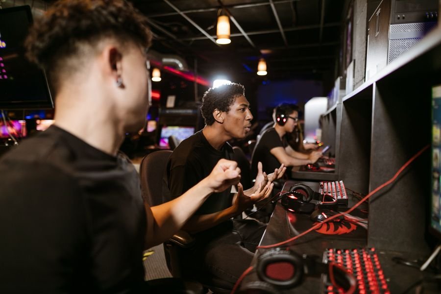 Sesión de esports cooperativo online