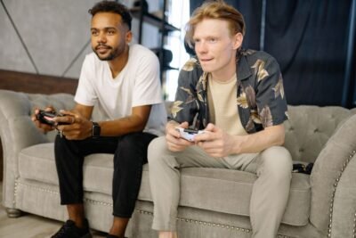 Mejores party games para reuniones: los videojuegos ideales para jugar con amigos y familia