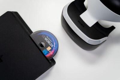 Discos en la repisa versus descargas en la memoria: La gran decisión del jugador moderno