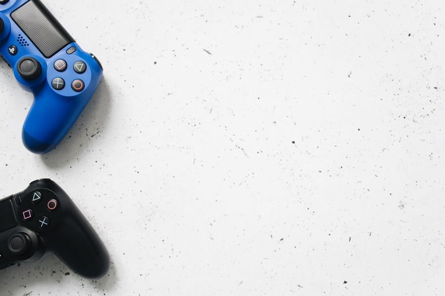 Universos que perduran: La huella imborrable de las grandes franquicias en la historia del entrenamiento interactivo Mandos PlayStation emblemáticos para gaming