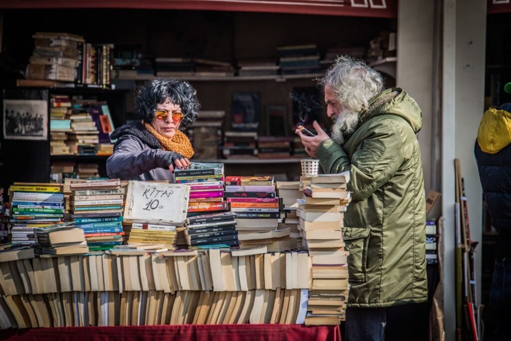 Cazadores de oportunidades: Estrategias y herramientas esenciales para armar una gran biblioteca sin arruinar tu bolsillo Mercado de libros en Estambul